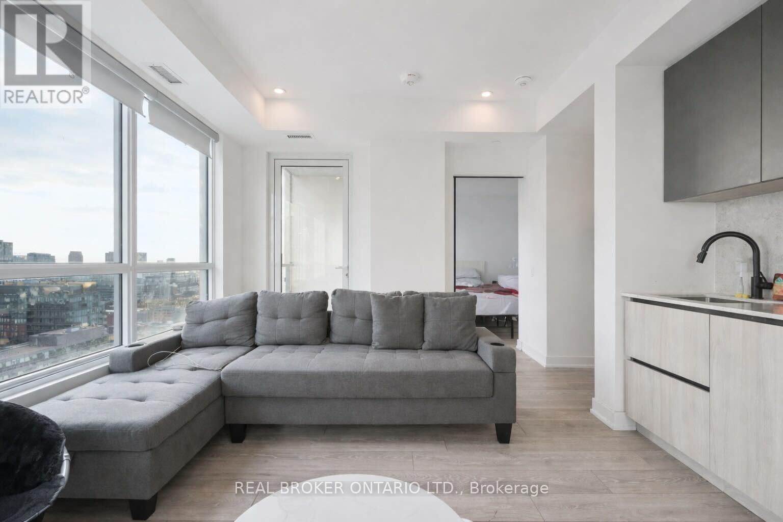 2806 - 108 Peter Street, Toronto, Ontario  M5V 0W2 - Photo 2 - C12824660