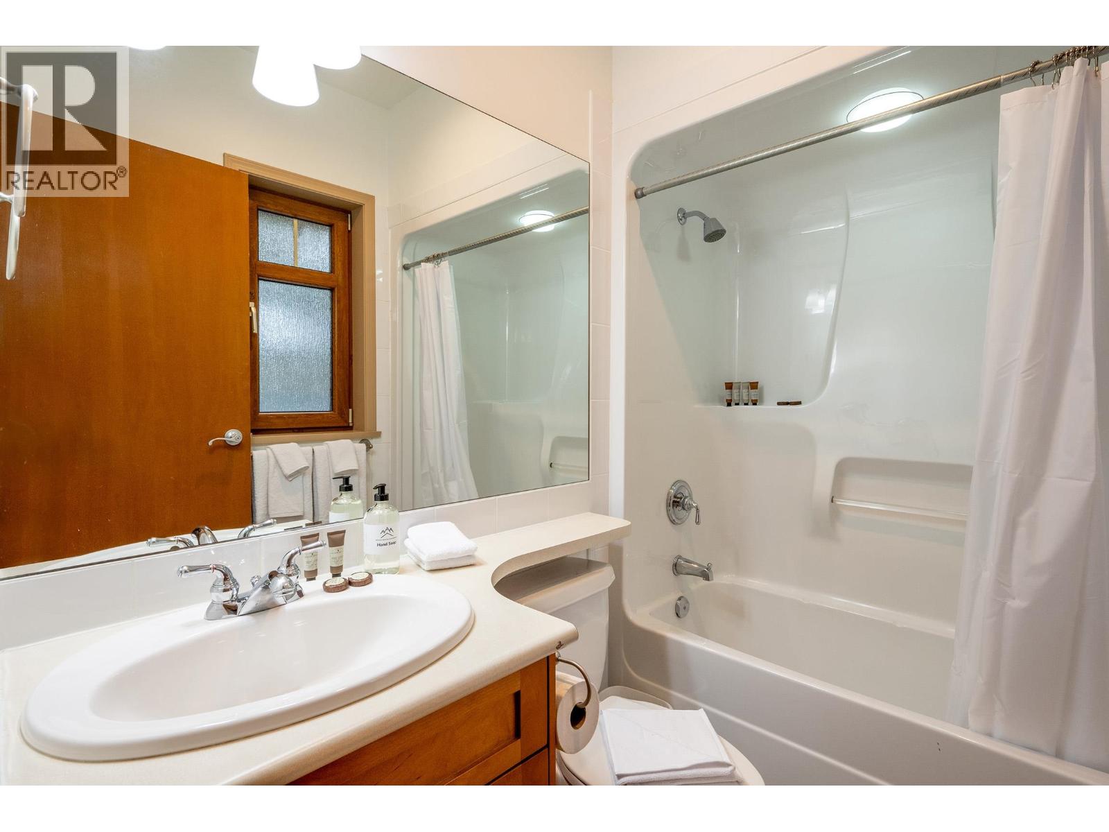 3012 Alpine Crescent, Whistler, British Columbia  V8E 0B8 - Photo 24 - R3080925