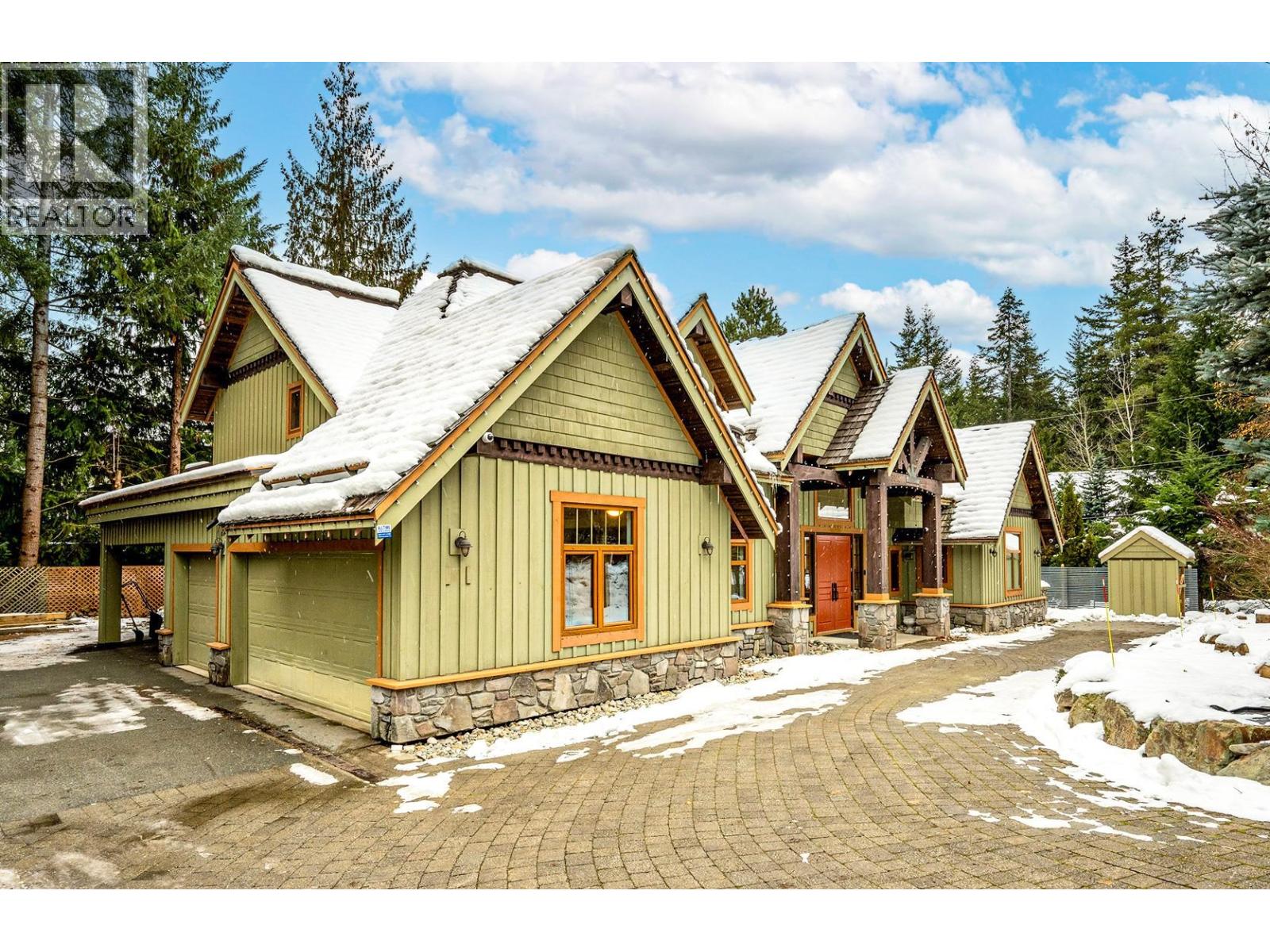 3012 Alpine Crescent, Whistler, British Columbia  V8E 0B8 - Photo 2 - R3080925