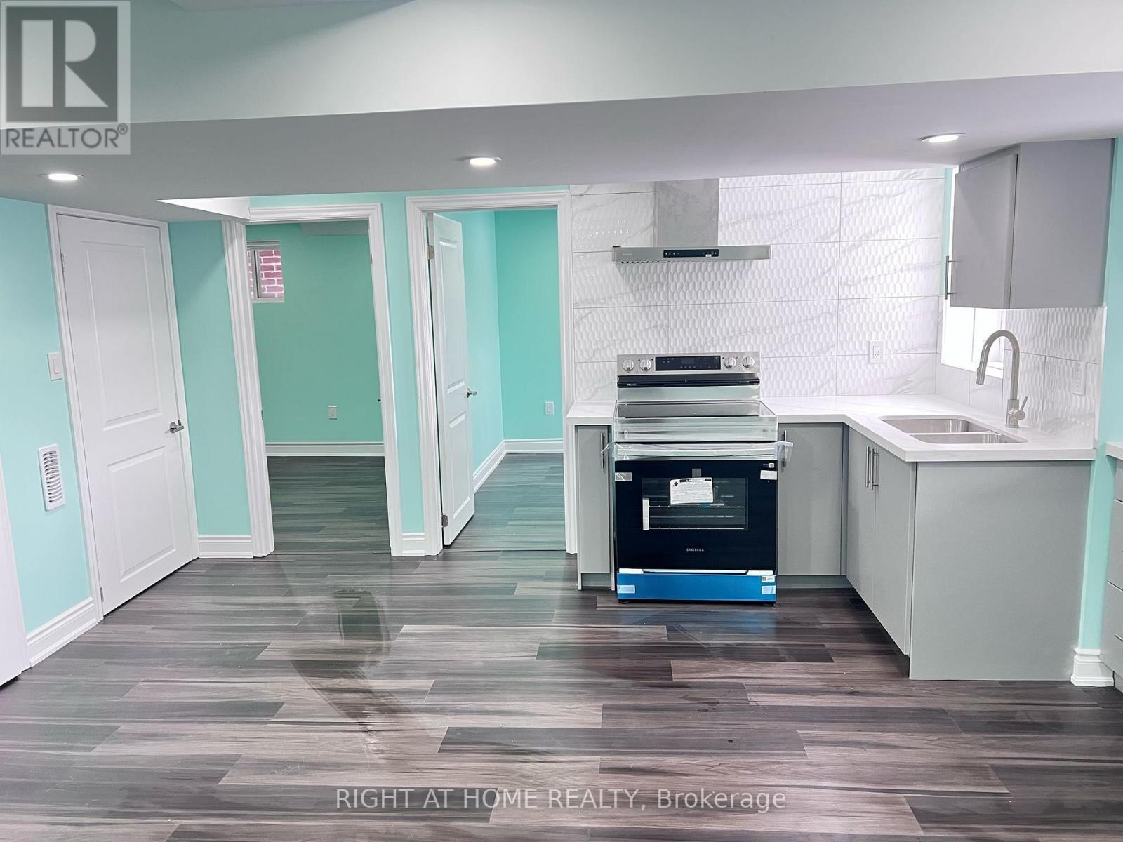 3281 Turnstone Boulevard, Pickering, Ontario  L1X 0M9 - Photo 3 - E12824648