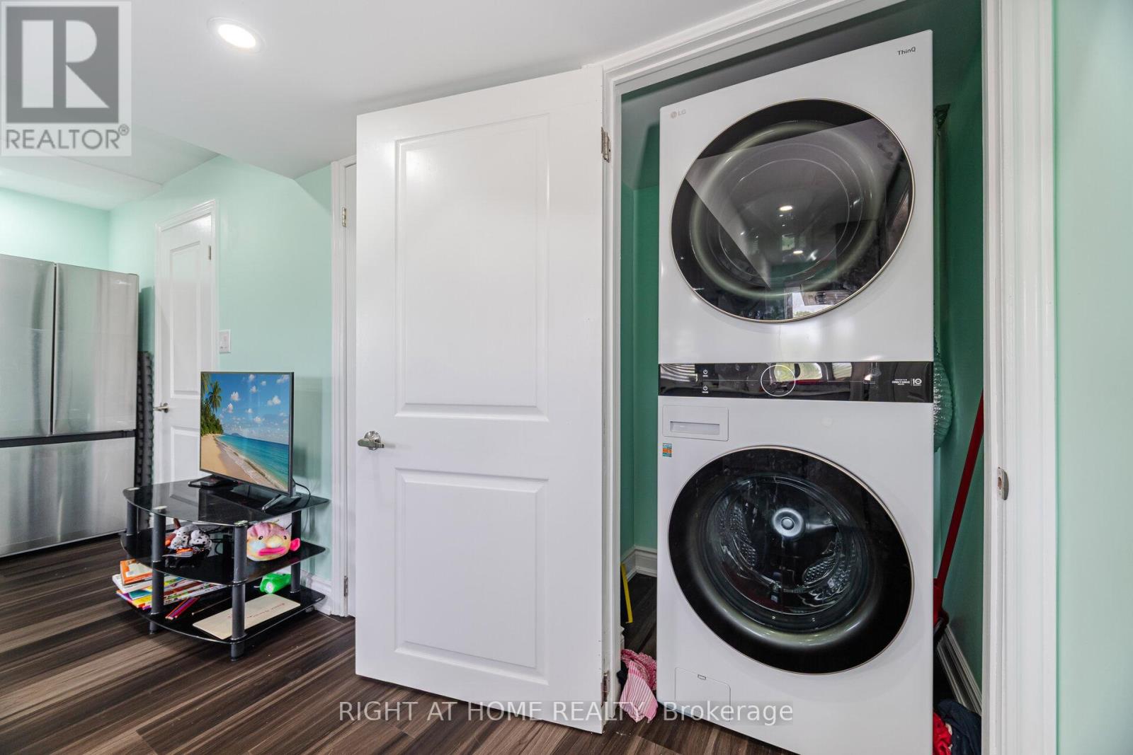 3281 Turnstone Boulevard, Pickering, Ontario  L1X 0M9 - Photo 9 - E12824648