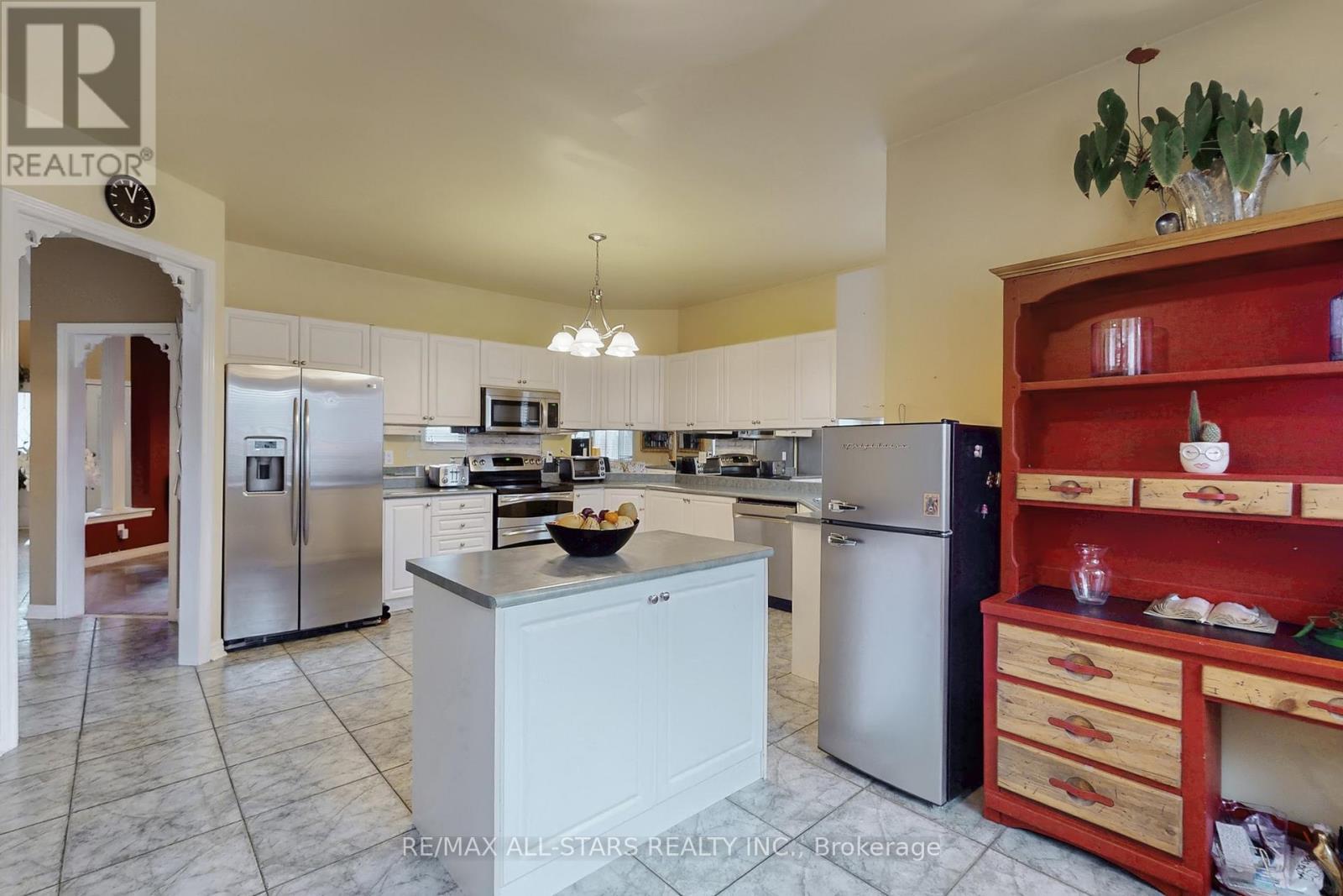 54 Bretton Circle, Markham, Ontario  L3S 3R1 - Photo 12 - N12824646