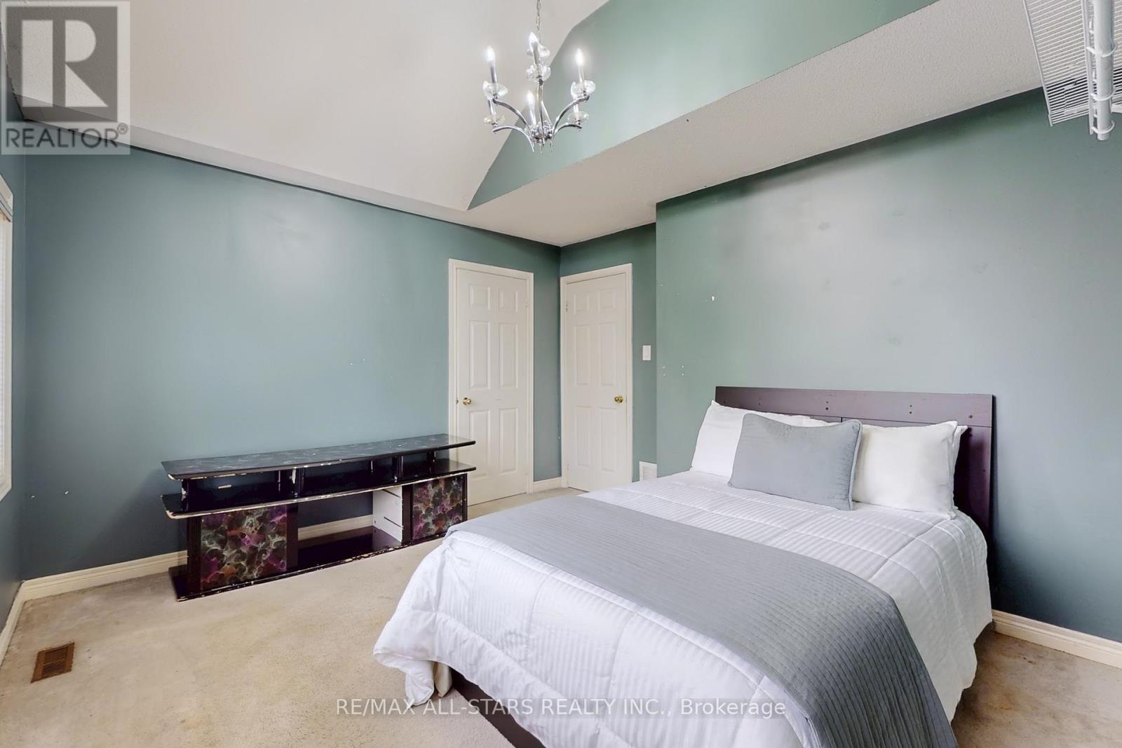 54 Bretton Circle, Markham, Ontario  L3S 3R1 - Photo 34 - N12824646