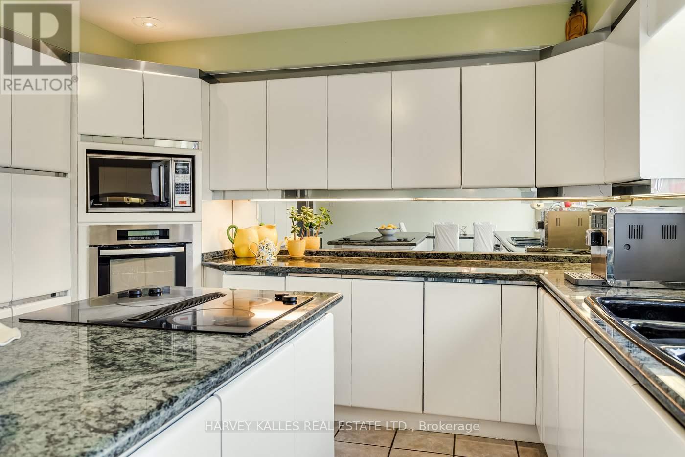 145 Franklin Avenue, Vaughan, Ontario  L4J 4X6 - Photo 12 - N12824652