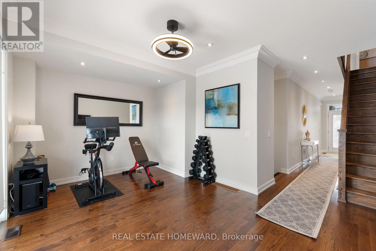 89 Glenngarry Crescent, Vaughan, Ontario  L6A 4Z4 - Photo 3 - N12824658