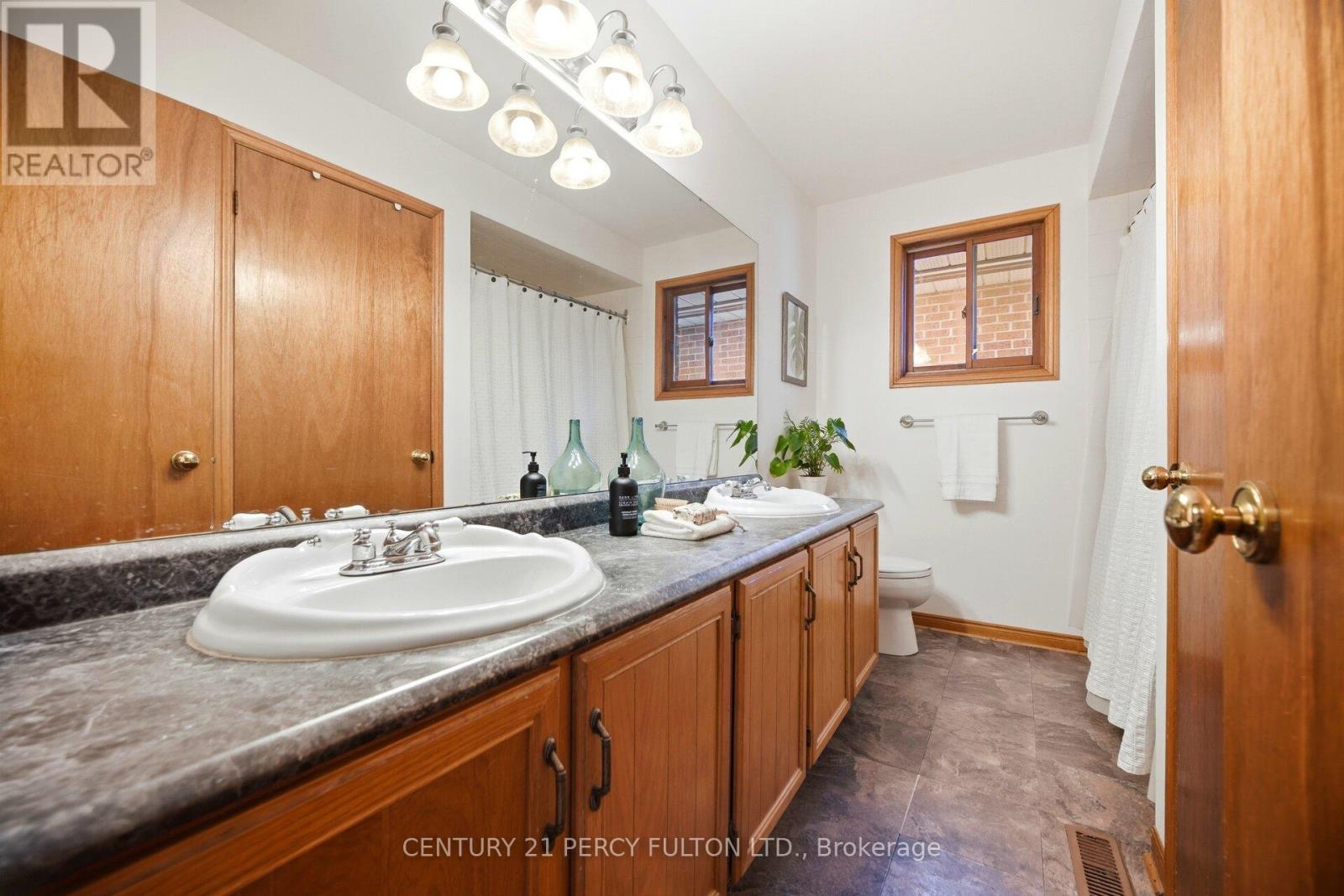 233 Gwendolyn Street, Pickering, Ontario  L1V 4N4 - Photo 38 - E12824284