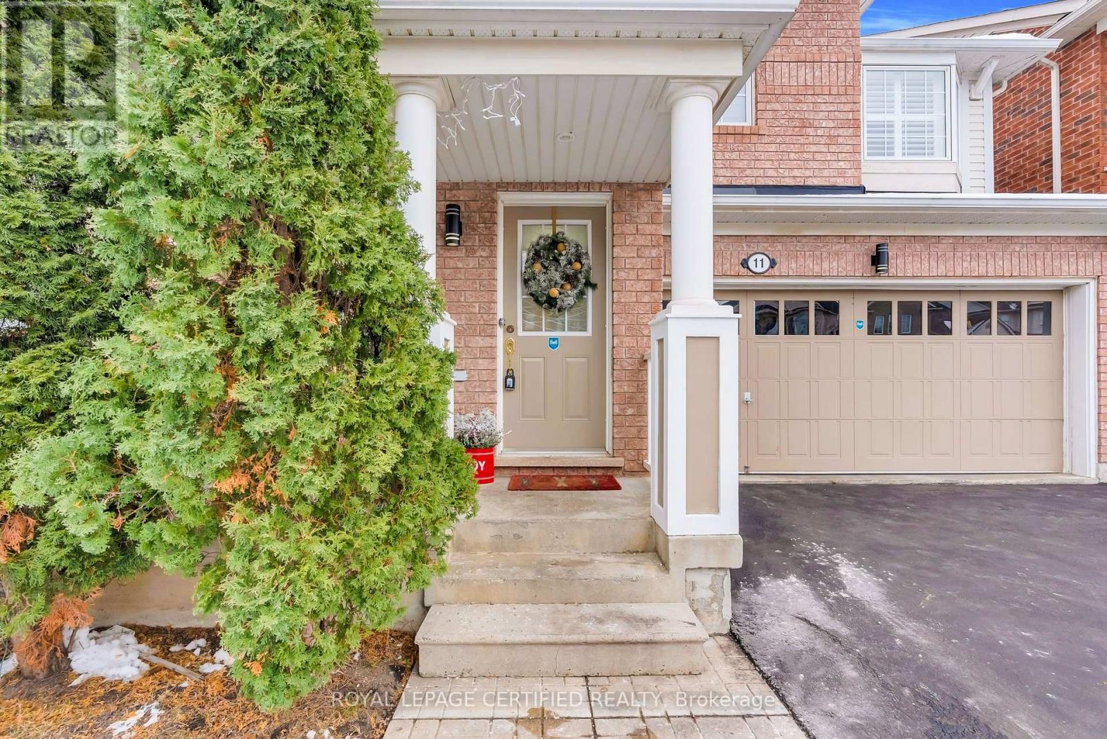 11 Ponymeadow Way, Brampton, Ontario  L6X 0M2 - Photo 2 - W12806638