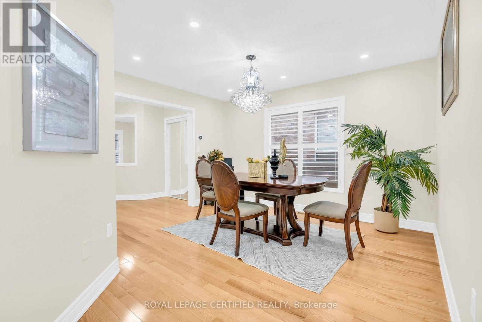 11 Ponymeadow Way, Brampton, Ontario  L6X 0M2 - Photo 7 - W12806638