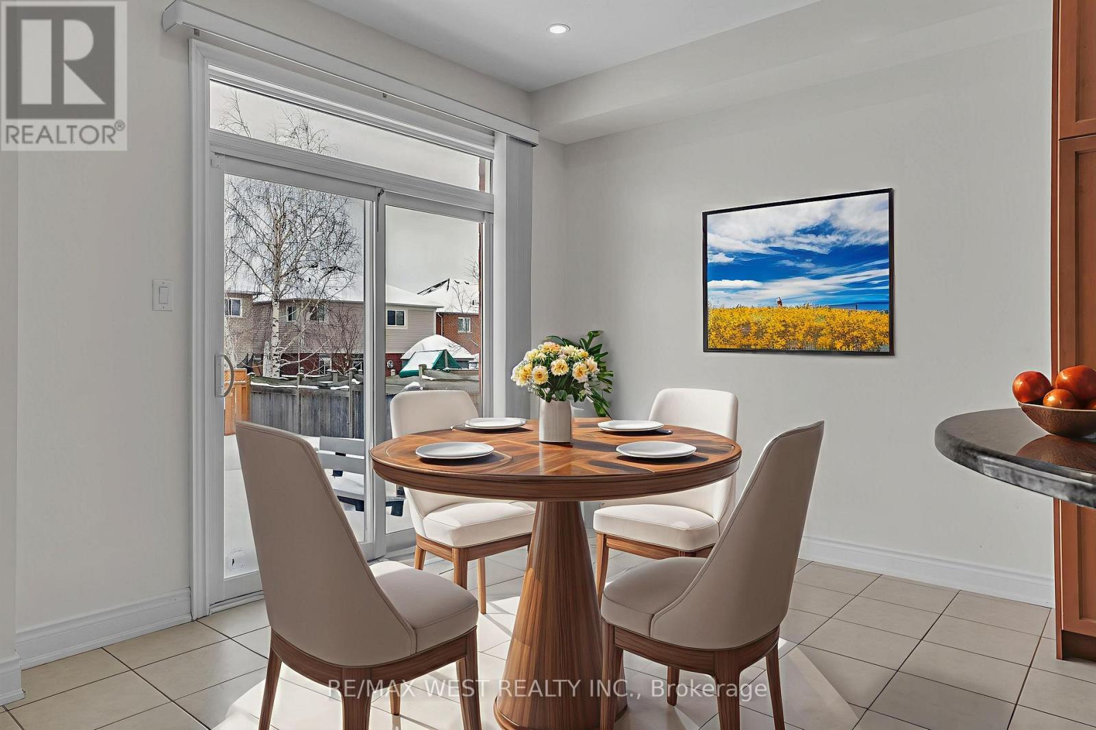 146 Sandringham Drive, Barrie (Innis-Shore), Ontario  L4M 0C9 - Photo 5 - S12824644