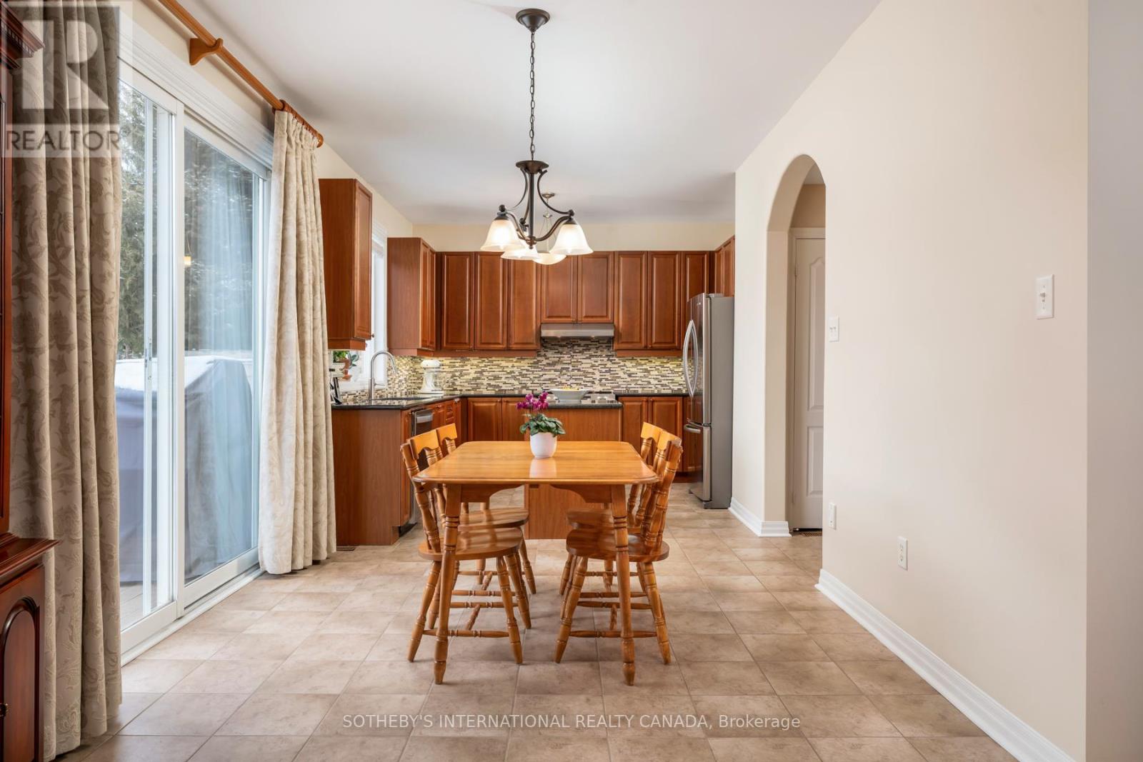 1357 Pine Glen Road, Oakville, Ontario  L6M 4C1 - Photo 13 - W12824632