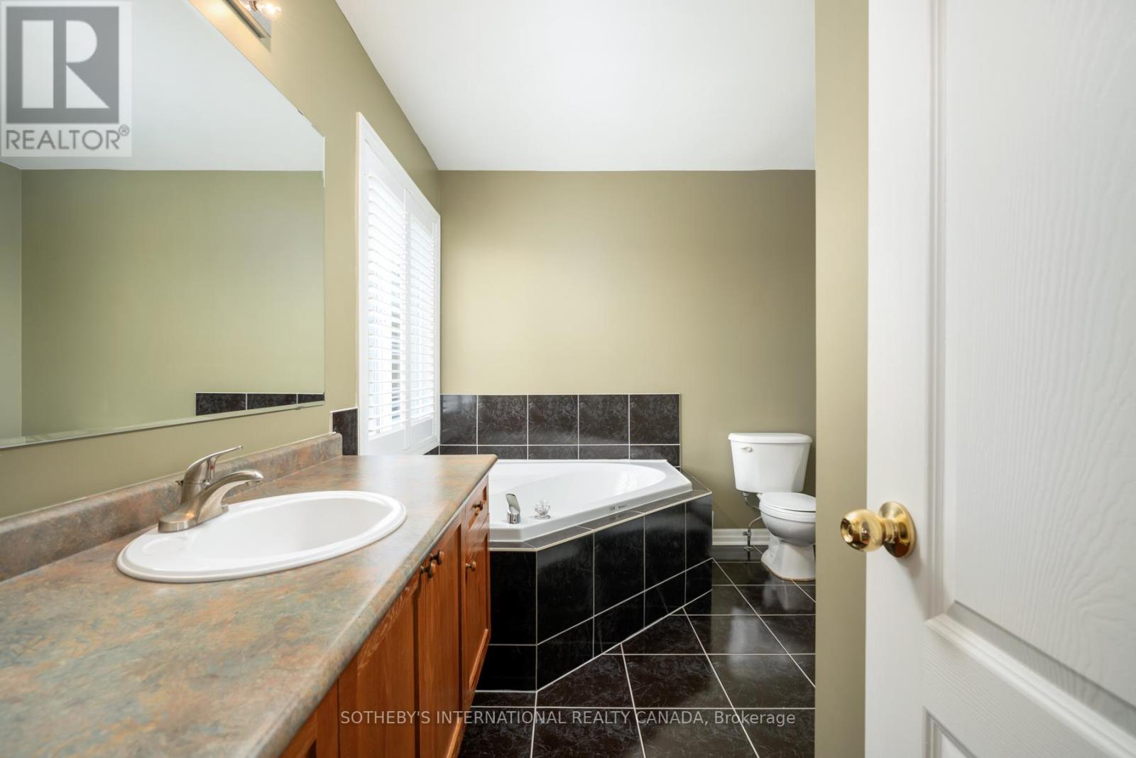 1357 Pine Glen Road, Oakville, Ontario  L6M 4C1 - Photo 26 - W12824632