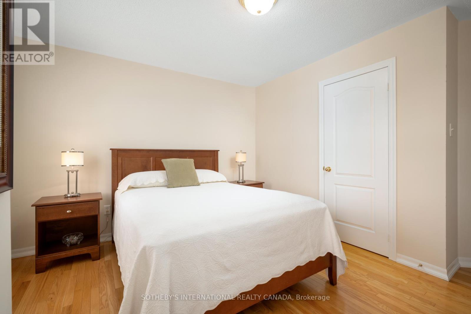 1357 Pine Glen Road, Oakville, Ontario  L6M 4C1 - Photo 33 - W12824632