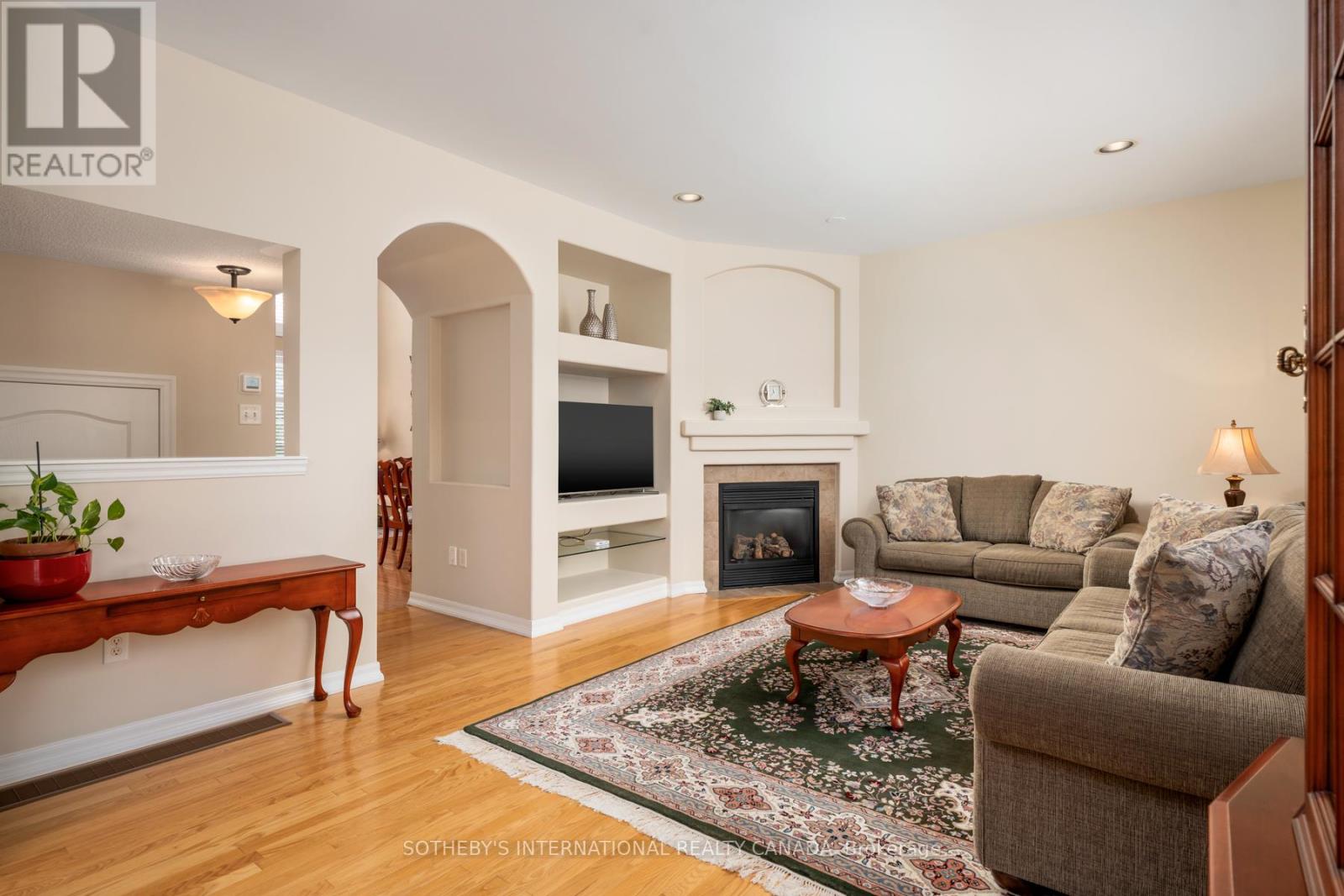 1357 Pine Glen Road, Oakville, Ontario  L6M 4C1 - Photo 9 - W12824632