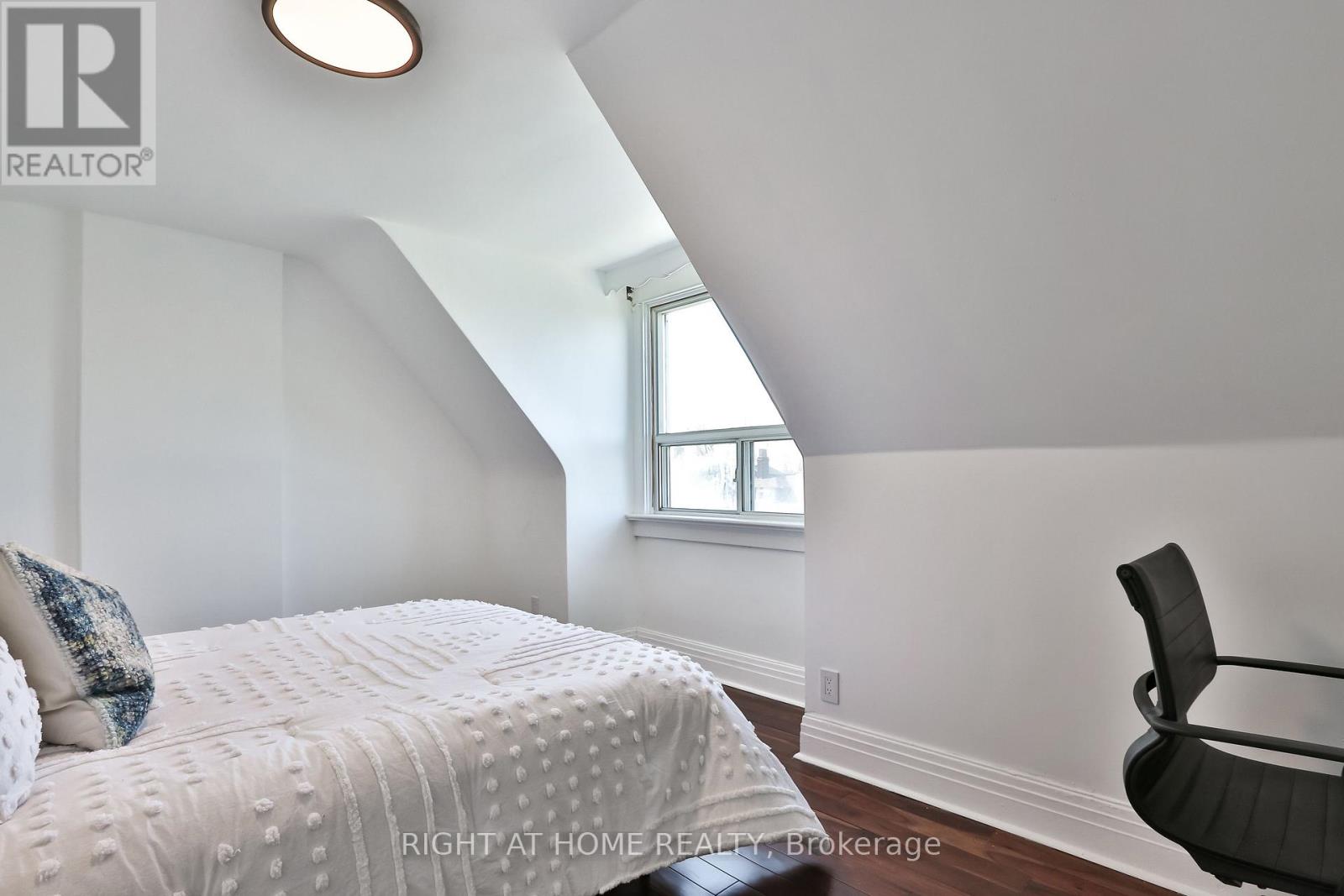 1365 Lansdowne Avenue, Toronto, Ontario  M6H 3Z9 - Photo 12 - W12824636