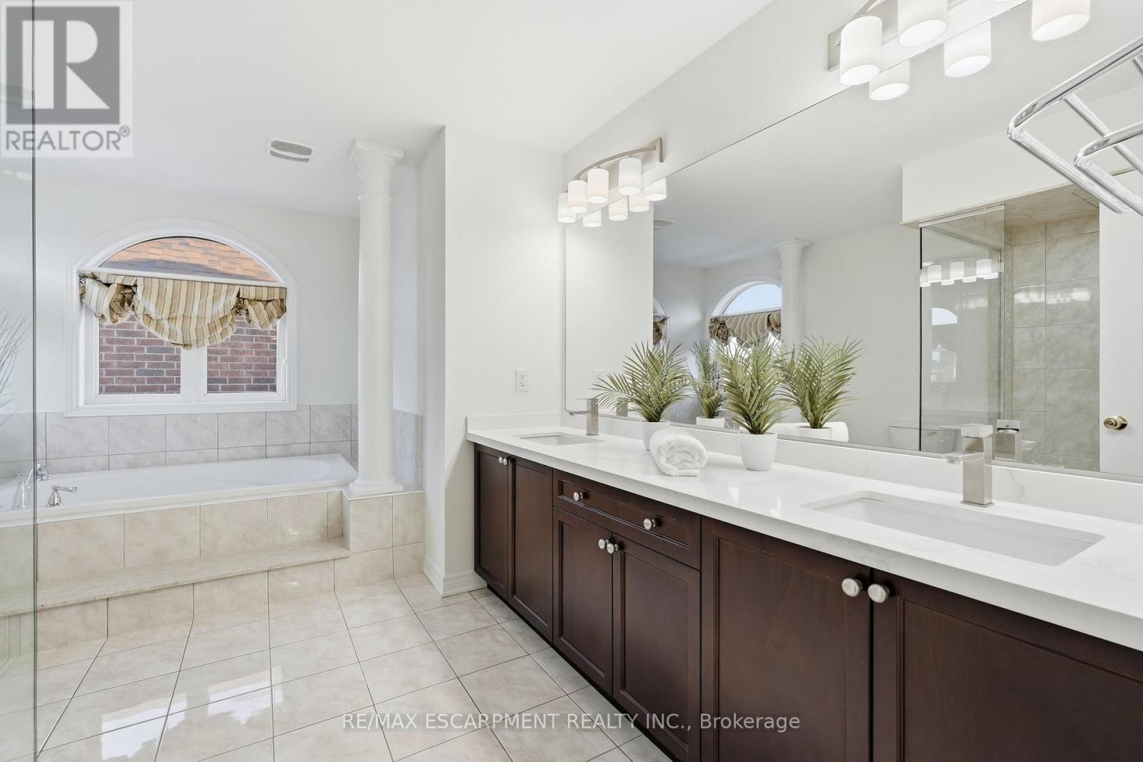 3071 Jenn Avenue, Burlington, Ontario  L7M 0C7 - Photo 26 - W12824676