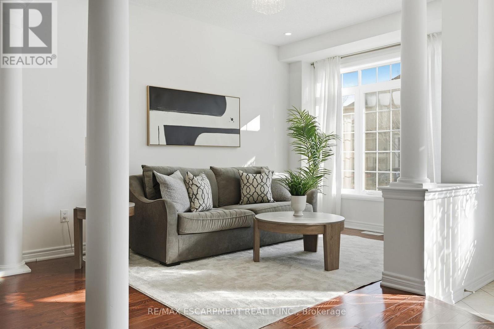 3071 Jenn Avenue, Burlington, Ontario  L7M 0C7 - Photo 6 - W12824676