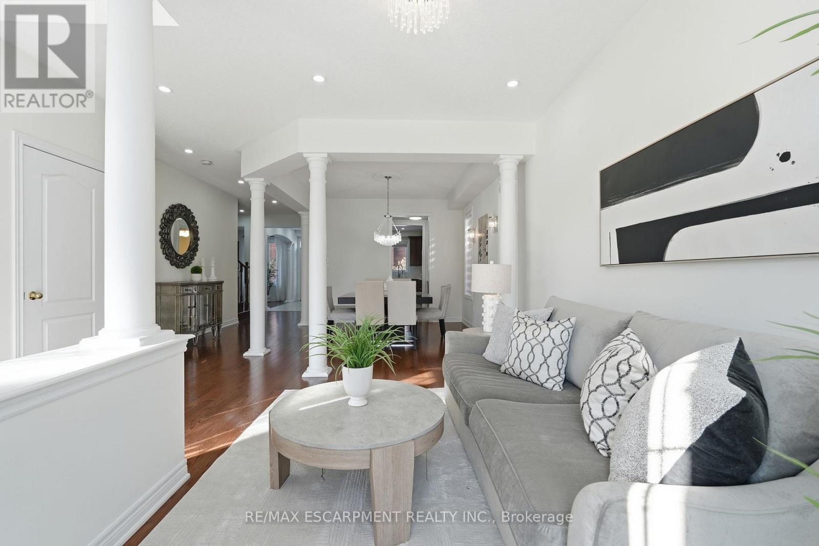 3071 Jenn Avenue, Burlington, Ontario  L7M 0C7 - Photo 8 - W12824676