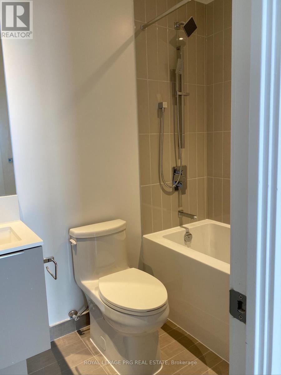 5201 - 3900 Confederation Parkway, Mississauga, Ontario  L5B 0M3 - Photo 14 - W12824686