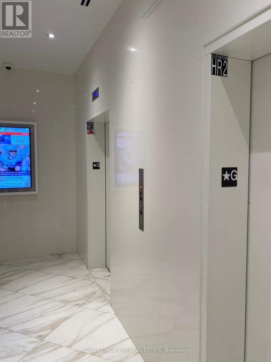 5201 - 3900 Confederation Parkway, Mississauga, Ontario  L5B 0M3 - Photo 9 - W12824686