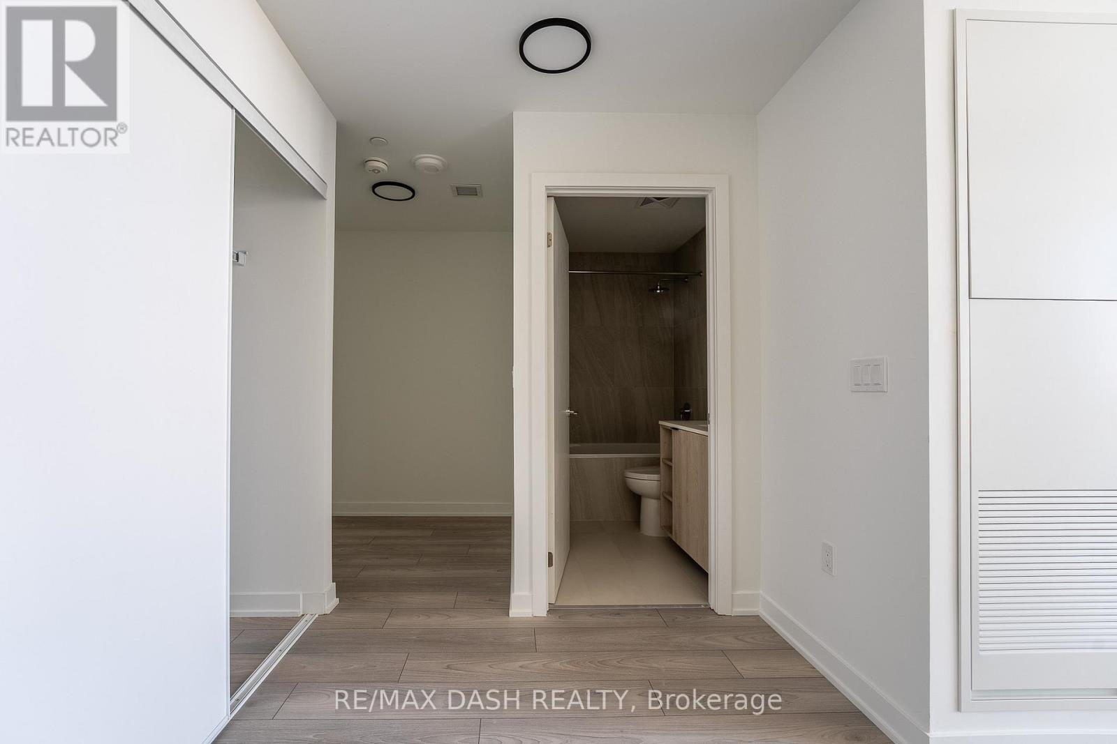 812 - 1007 The Queensway Avenue, Toronto, Ontario  M8Z 0H4 - Photo 11 - W12824694