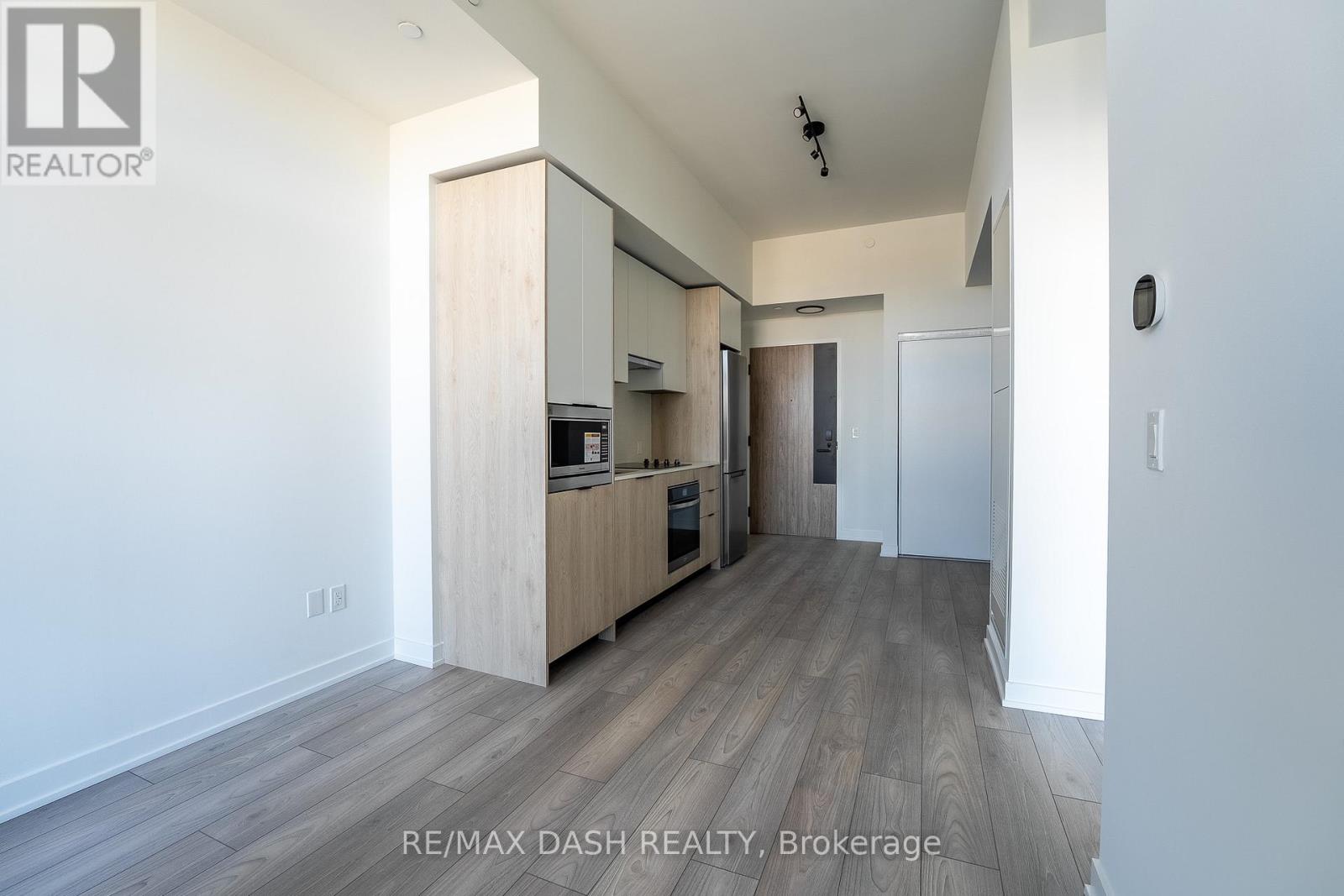 812 - 1007 The Queensway Avenue, Toronto, Ontario  M8Z 0H4 - Photo 9 - W12824694