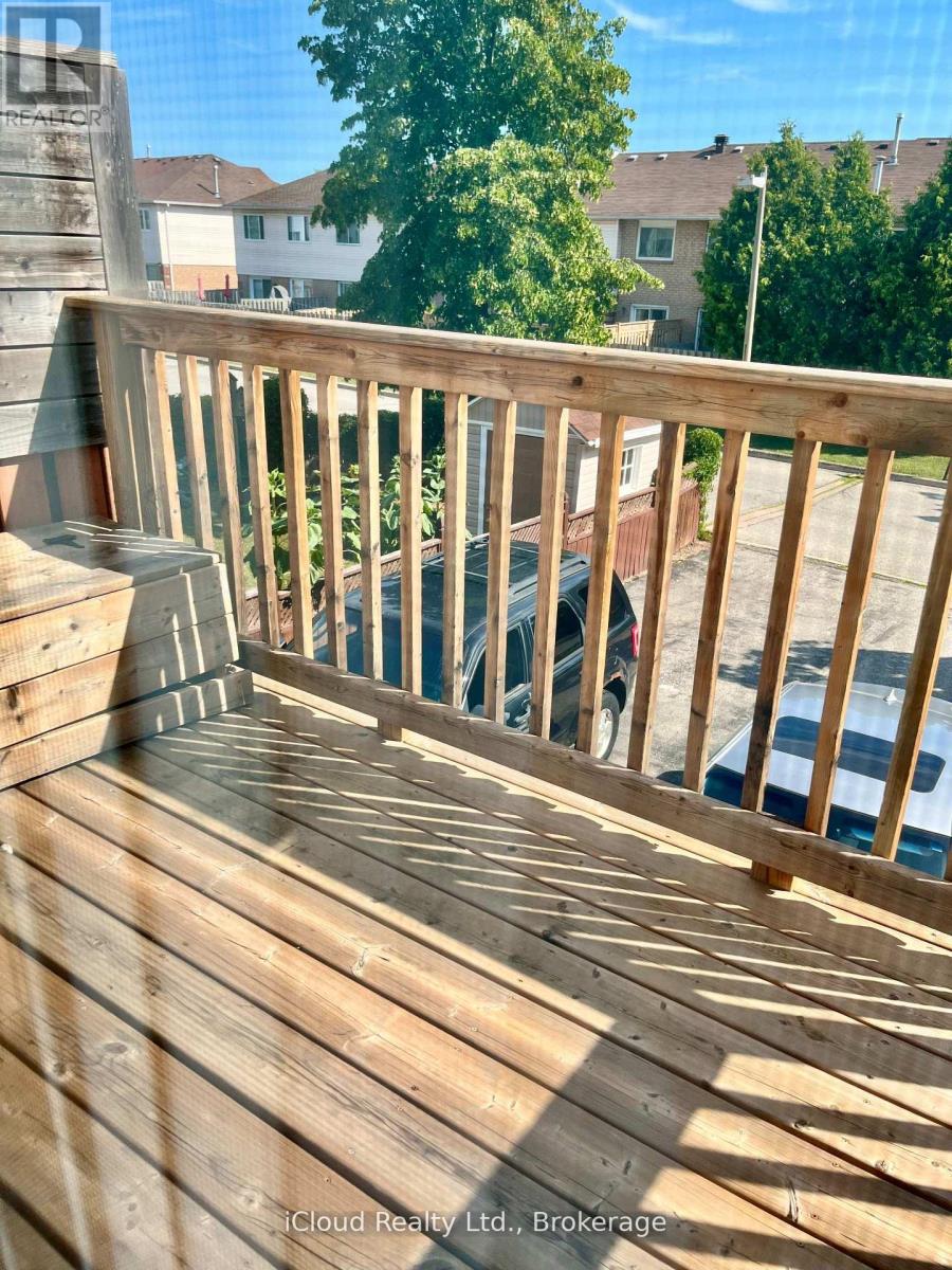 40 Glenashton Drive, Oakville, Ontario  L6H 6G2 - Photo 19 - W12824698