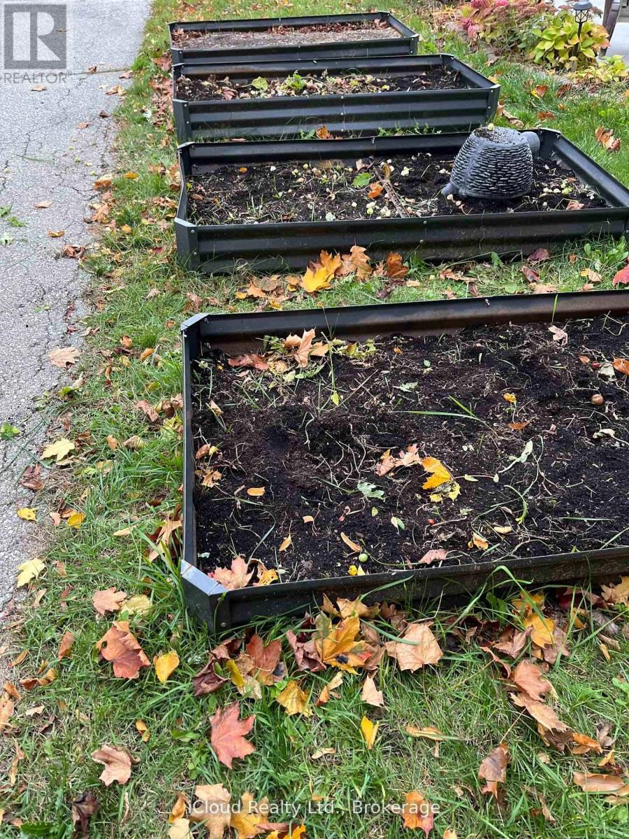 40 Glenashton Drive, Oakville, Ontario  L6H 6G2 - Photo 25 - W12824698