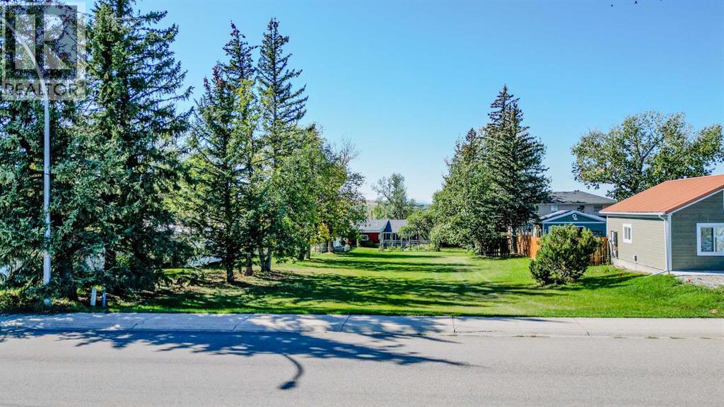 731 2 Street E, Cardston, Alberta  T0K 0K0 - Photo 1 - A2268249