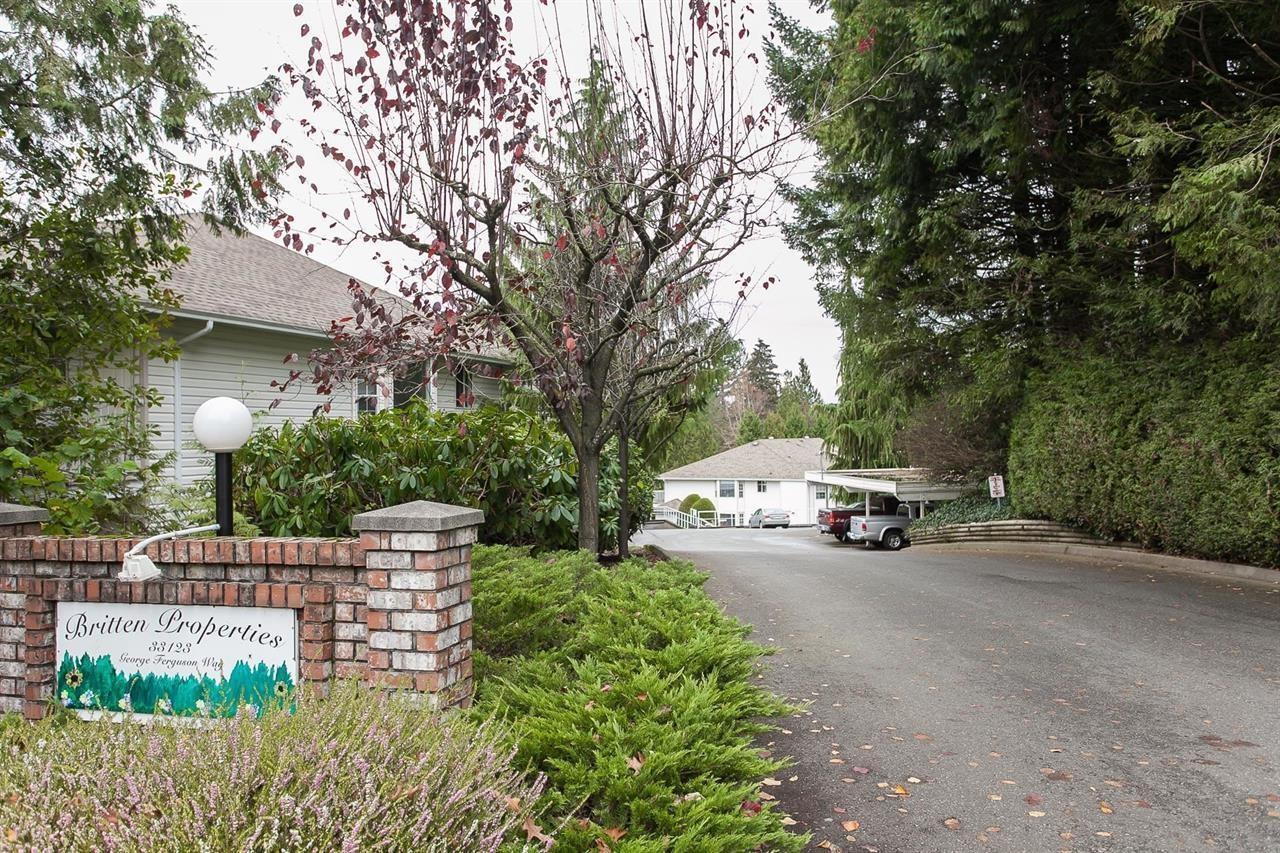 39 33123 George Ferguson Way, Abbotsford, British Columbia  V2S 2L6 - Photo 2 - R3074600