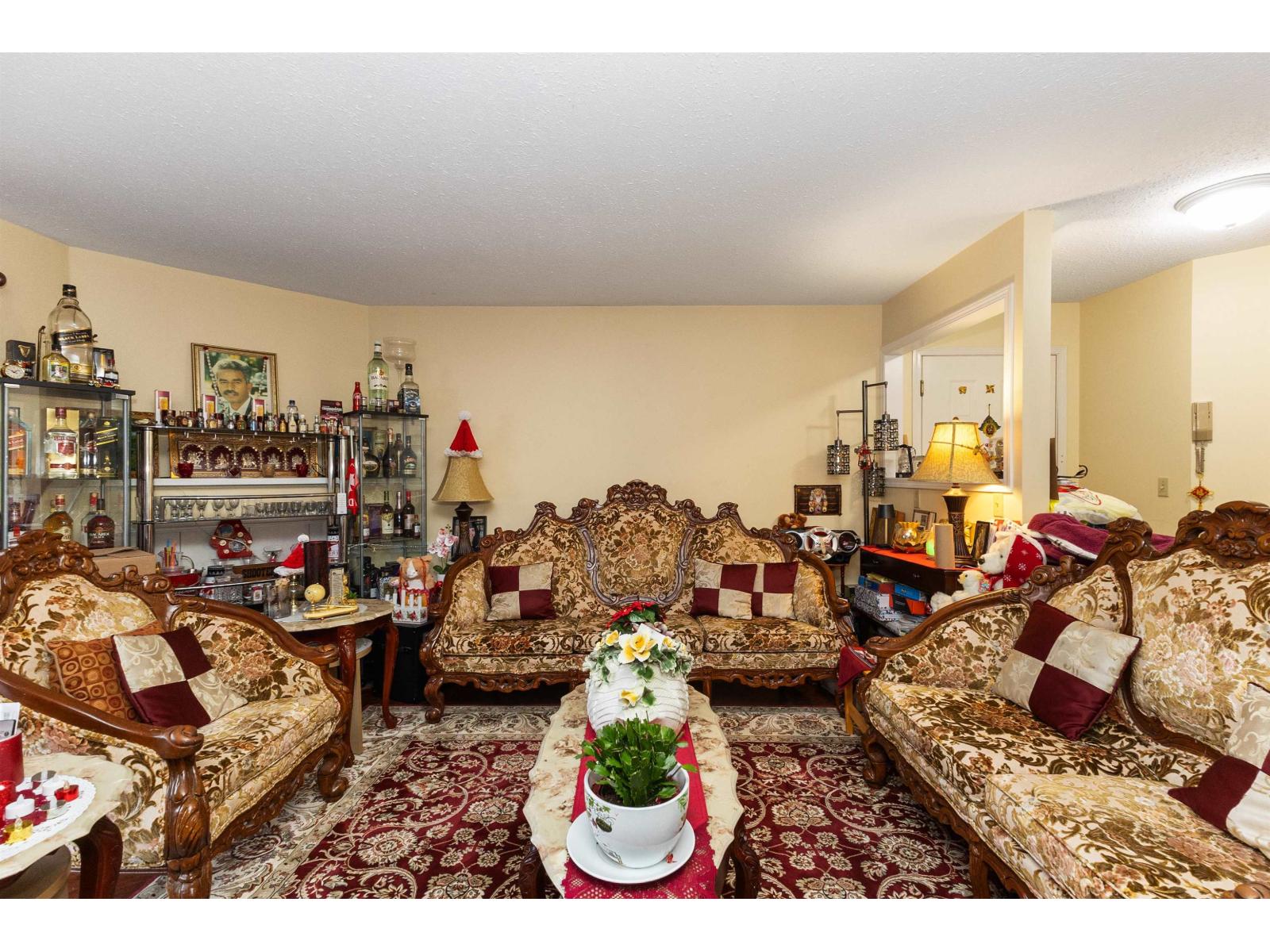 39 33123 George Ferguson Way, Abbotsford, British Columbia  V2S 2L6 - Photo 3 - R3074600