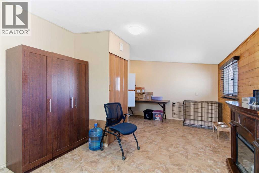 232003 Range Road 242, Namaka, Alberta  T1P 0N1 - Photo 4 - A2288408