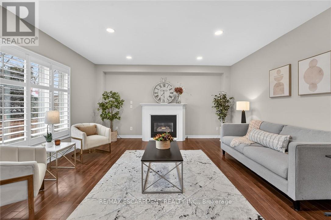 119 Dorchester Drive, Grimsby, Ontario  L3M 5H5 - Photo 12 - X12824620