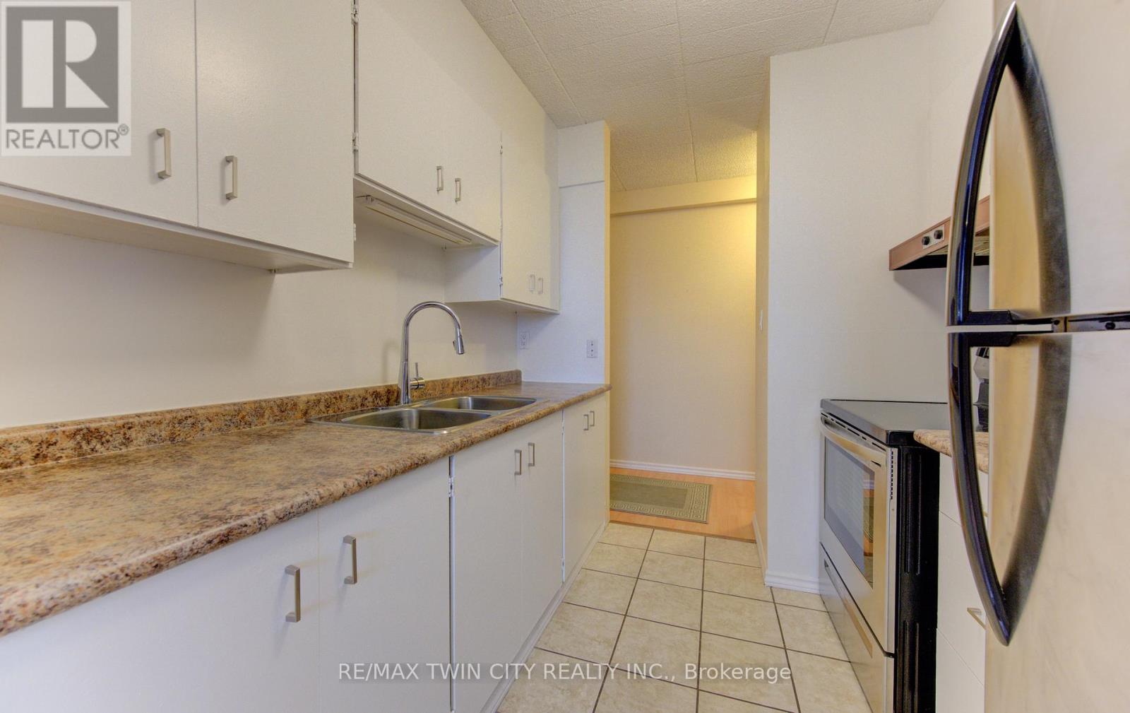 305 - 24 Mooregate Crescent, Kitchener, Ontario  N2M 2G1 - Photo 10 - X12824626