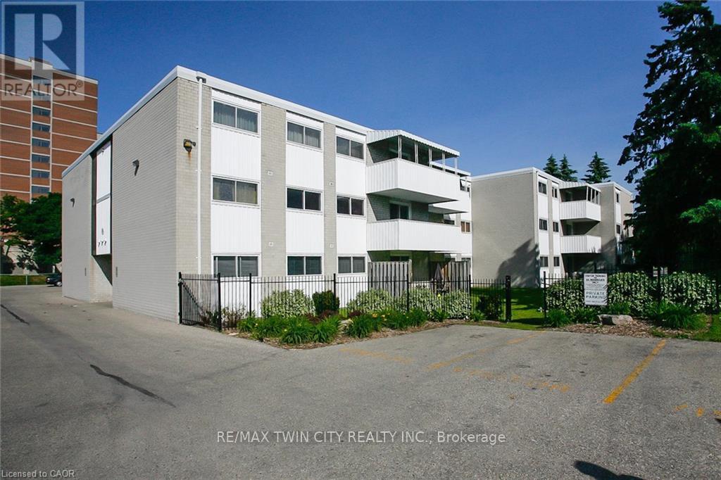 305 - 24 Mooregate Crescent, Kitchener, Ontario  N2M 2G1 - Photo 2 - X12824626