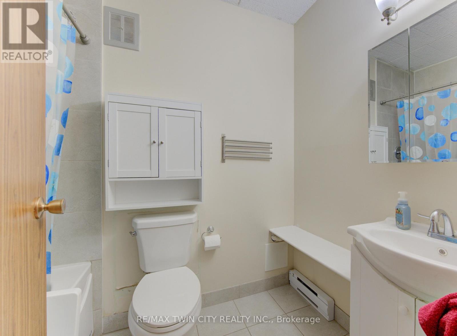 305 - 24 Mooregate Crescent, Kitchener, Ontario  N2M 2G1 - Photo 24 - X12824626