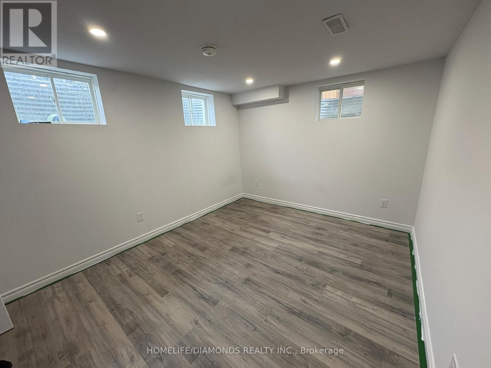 Lower - 111 Explorer Way, Thorold, Ontario  L2V 0K3 - Photo 8 - X12824628