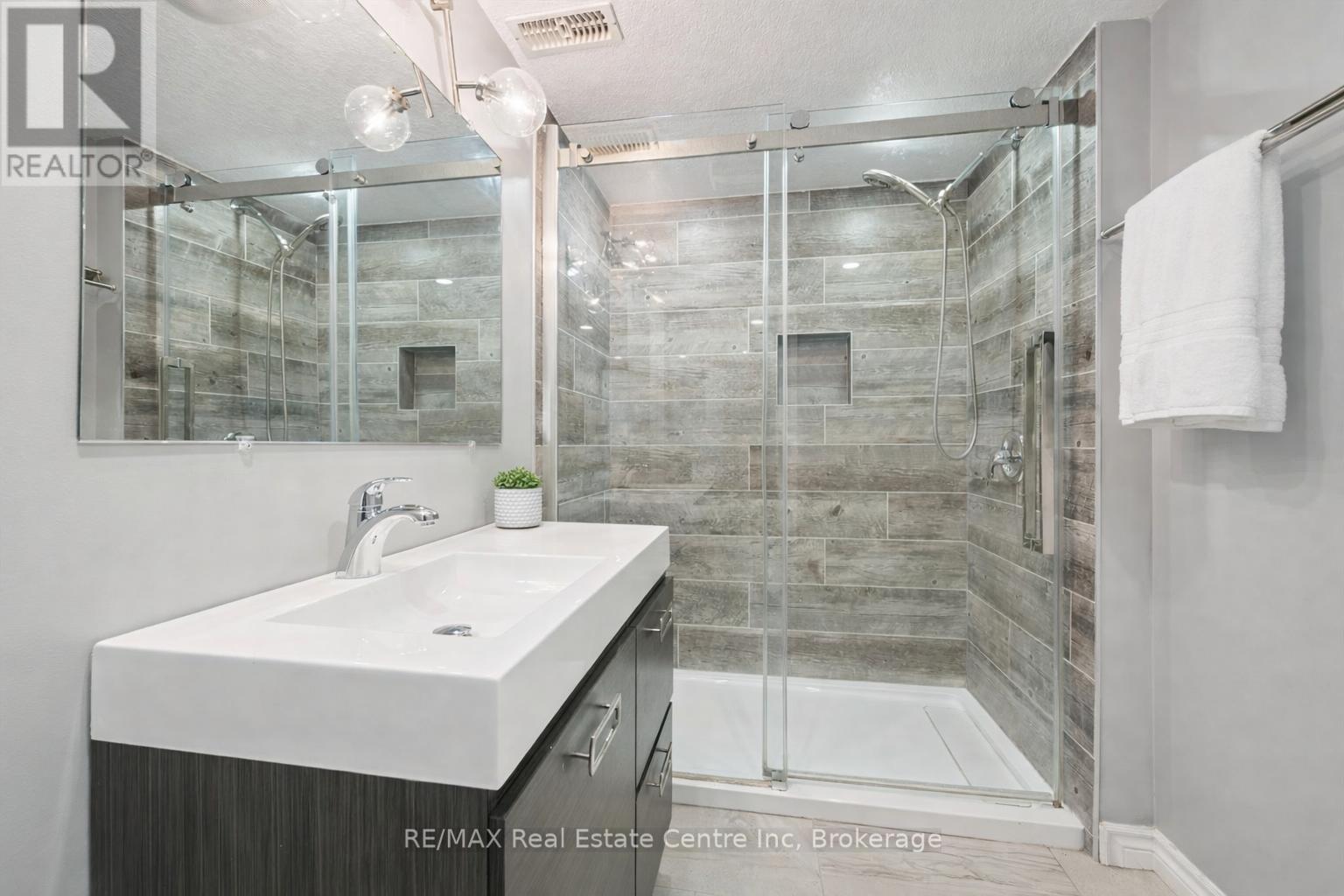 111 Ambrous Crescent, Guelph, Ontario  N1G 0E4 - Photo 23 - X12824766