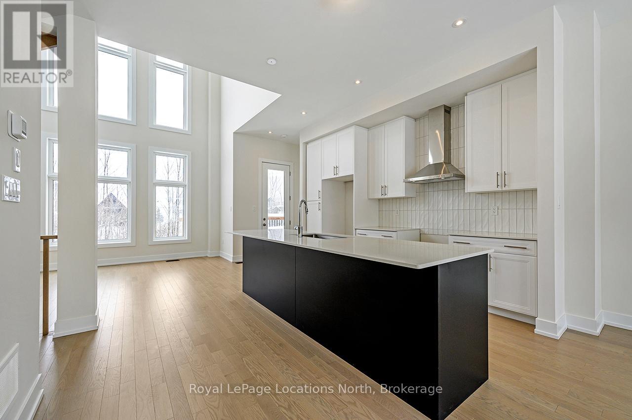 111 Clement Lane, Blue Mountains, Ontario N0H 1J0 - Photo 5 - X12824810