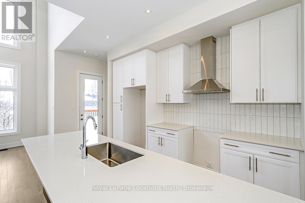 111 Clement Lane, Blue Mountains, Ontario N0H 1J0 - Photo 6 - X12824810