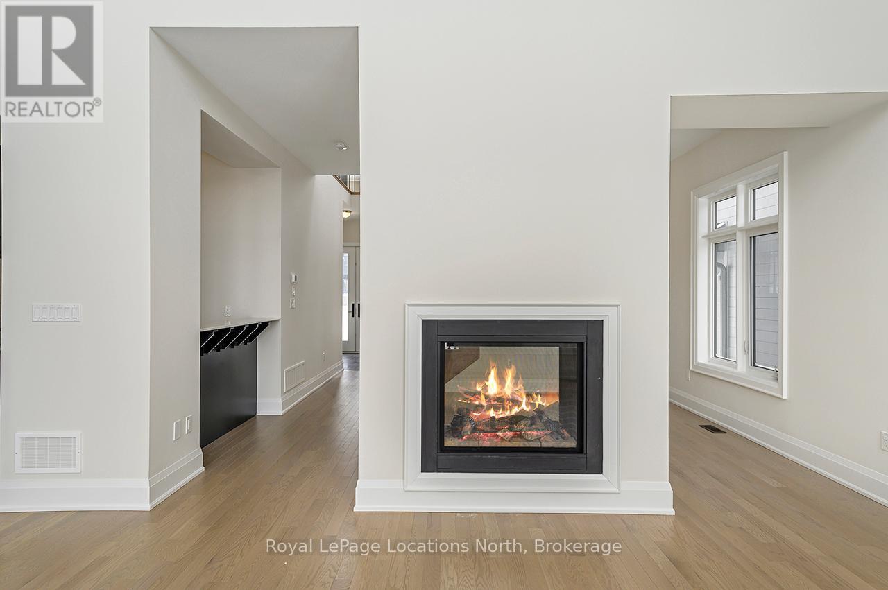 113 Clement Lane, Blue Mountains, Ontario  N0H 1J0 - Photo 5 - X12824812