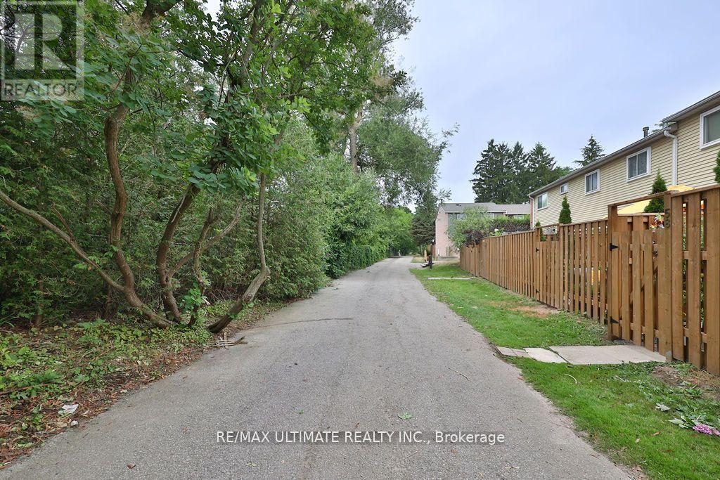 58 - 1050 Shawnmarr Road, Mississauga, Ontario  L5H 3V1 - Photo 44 - W12688358