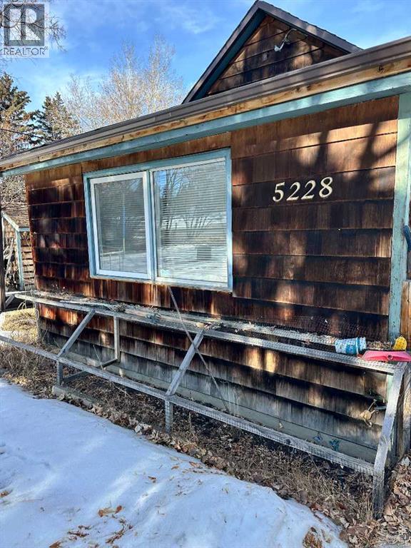 5228 50 Avenue, Sylvan Lake, Alberta  T4S 1E7 - Photo 1 - A2286137