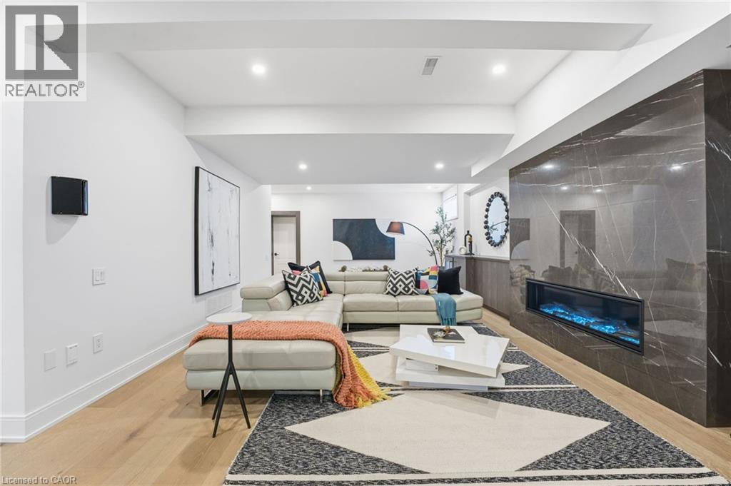 2265 Lakeshore Road Unit# 3, Burlington, Ontario  L7R 1B1 - Photo 39 - 40806618