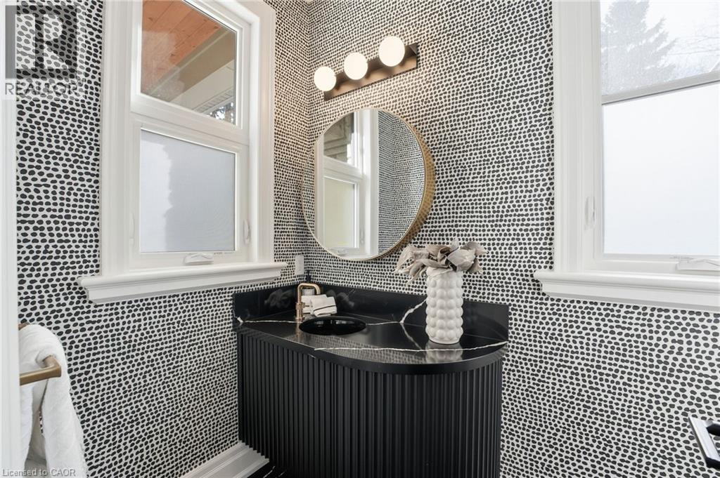 2265 Lakeshore Road Unit# 3, Burlington, Ontario  L7R 1B1 - Photo 37 - 40806618