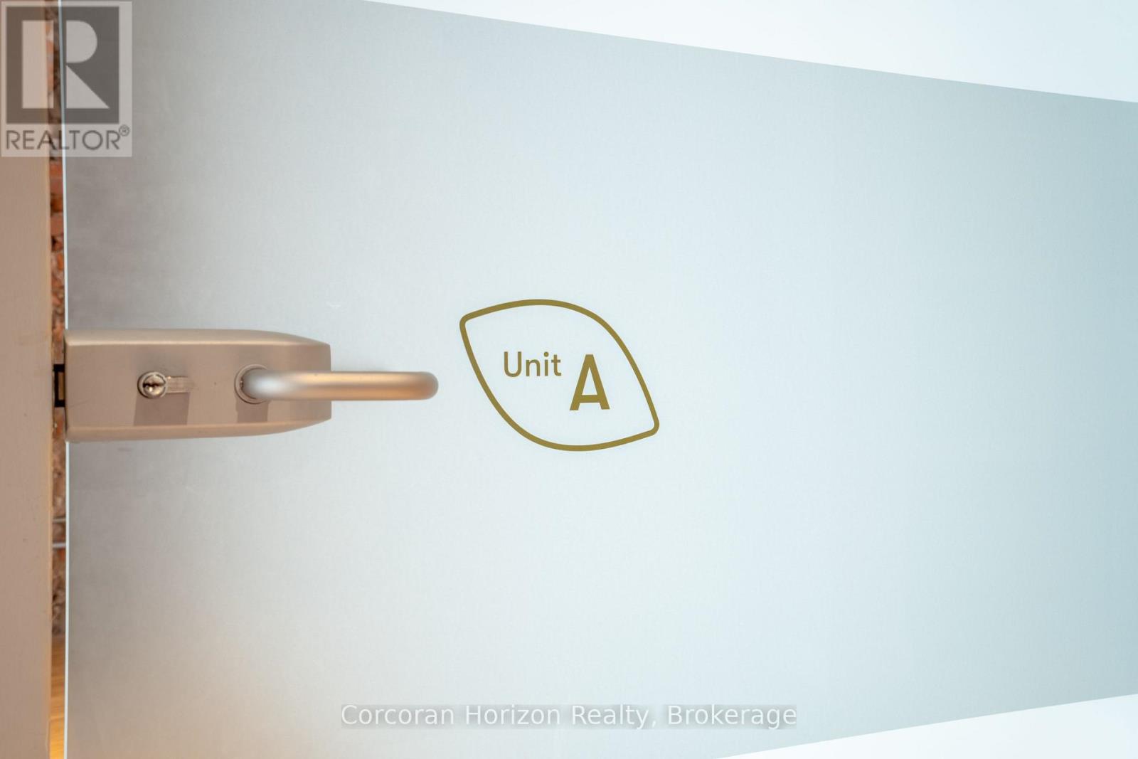 201a - 12 James Street N, Hamilton, Ontario  L8R 2J9 - Photo 2 - X12824862