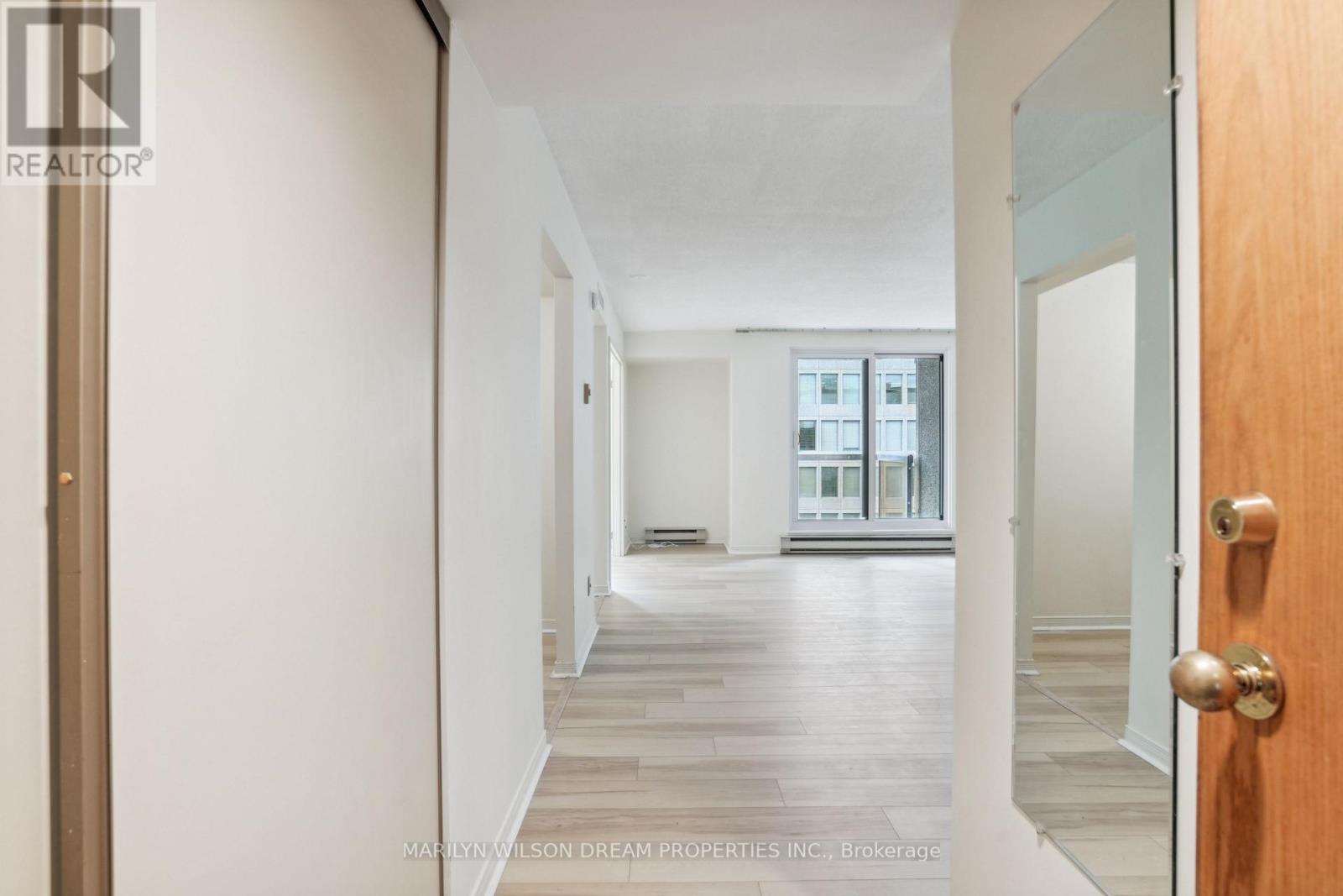 1410 - 199 Kent Street, Ottawa, Ontario K2P 2K8 - Photo 4 - X12824750