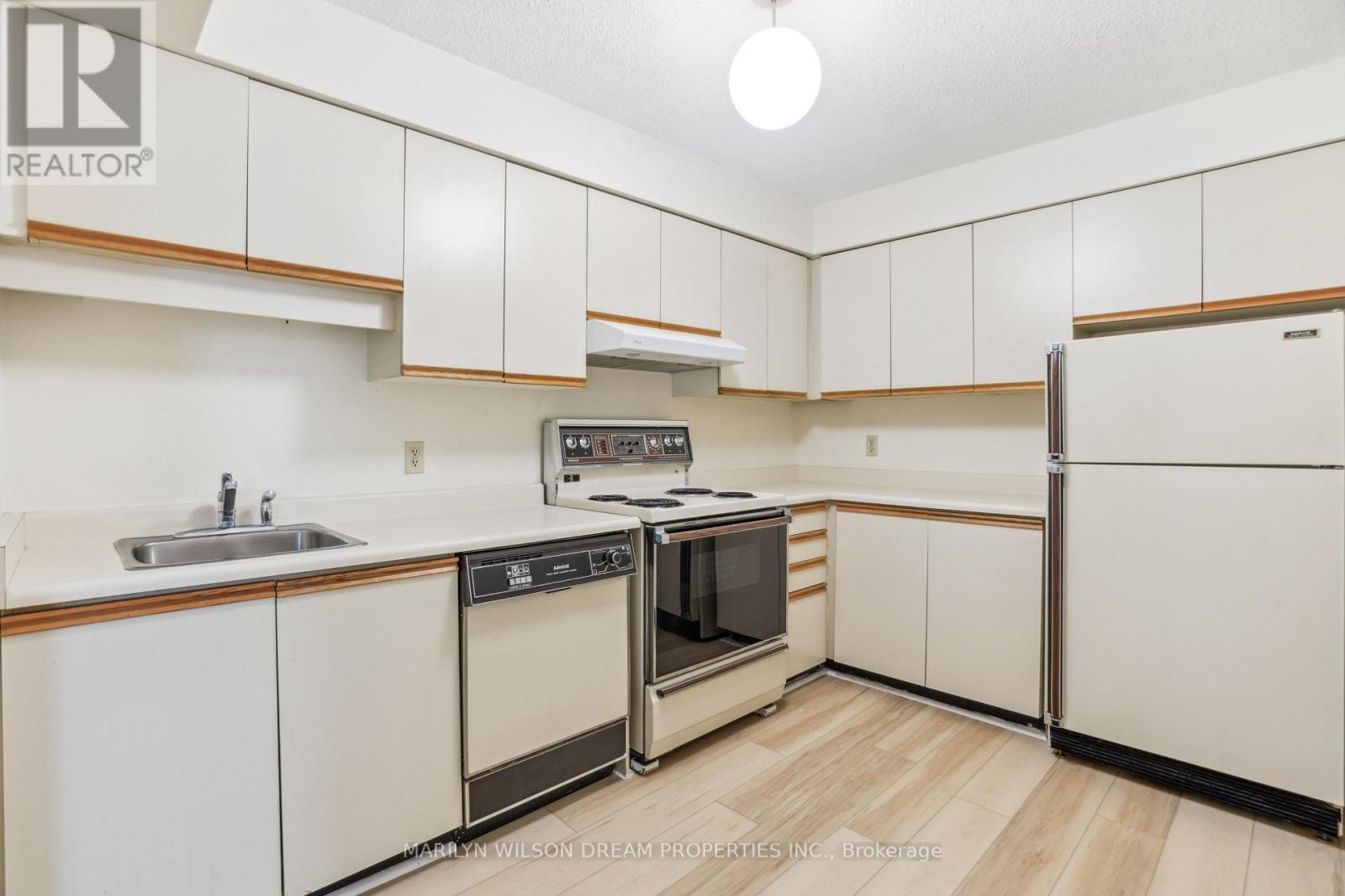 1410 - 199 Kent Street, Ottawa, Ontario K2P 2K8 - Photo 8 - X12824750