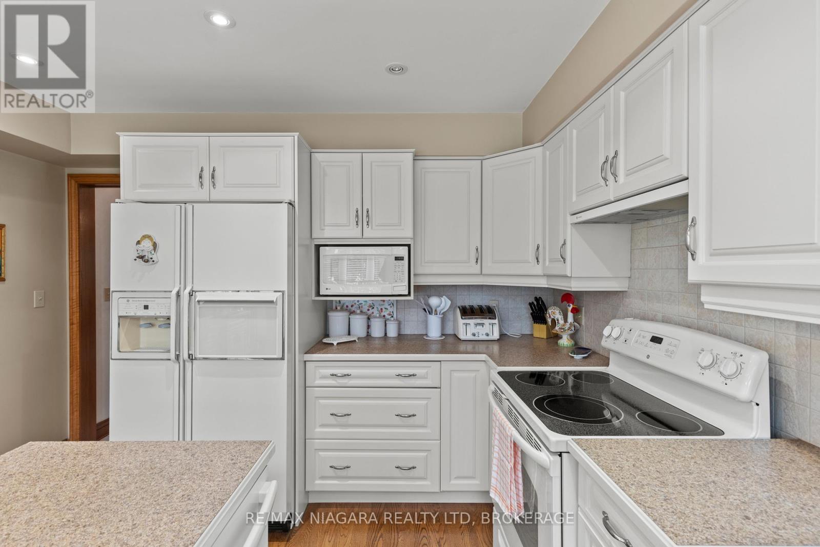 67 The Promenade, Niagara-On-The-Lake, Ontario  L0S 1J0 - Photo 13 - X12824728