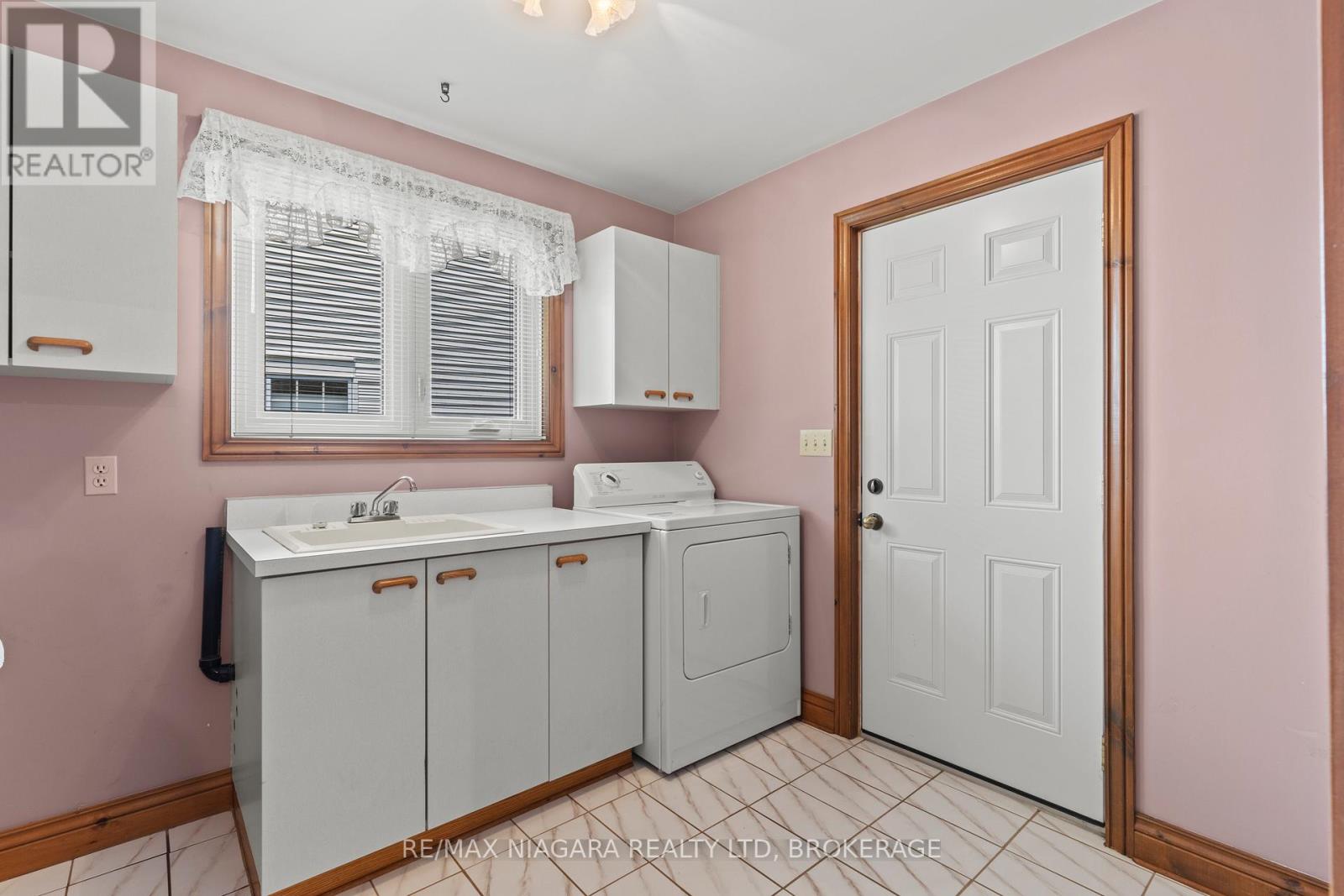 67 The Promenade, Niagara-On-The-Lake, Ontario  L0S 1J0 - Photo 16 - X12824728