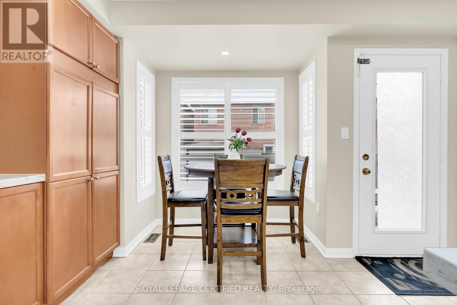 11 Ponymeadow Way, Brampton, Ontario  L6X 0M2 - Photo 13 - W12806638